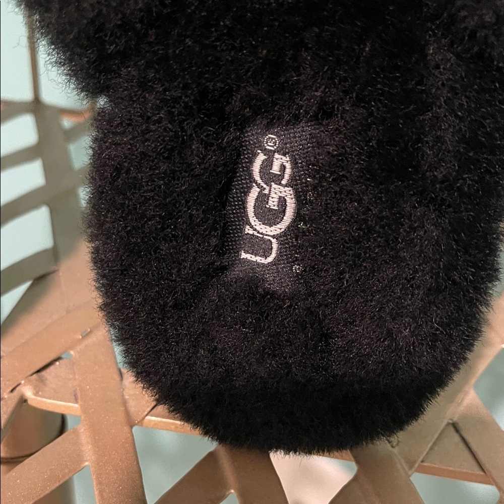 UGG Women's Flip Flop Slippers - Picture 7 of 10